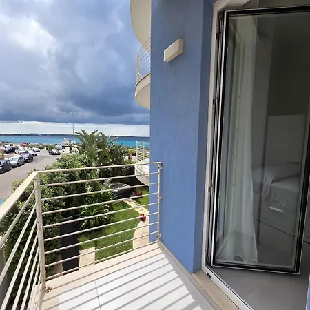 Angolo Blu Fronte Mare Lägenhet