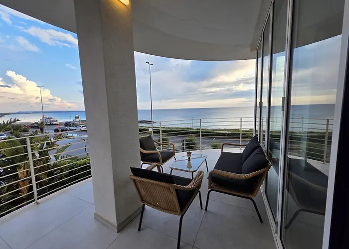 Angolo Blu Fronte Mare Apartment *